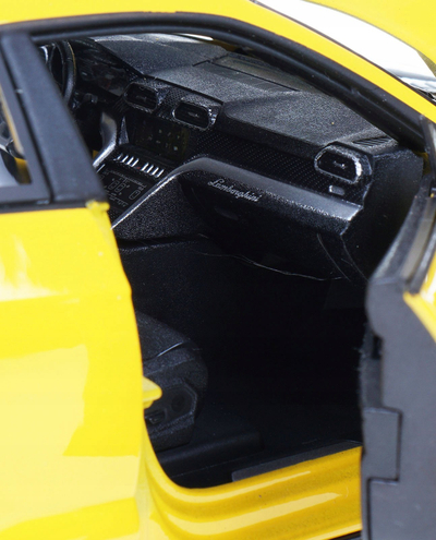 Model makine Bburago Lamborghini Urus 11042Y, shkallë 1:18, die-cast, e verdhë