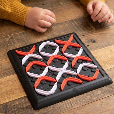 Lojë tavoline Fat Brain Toys TIK Tak Flip, me strategji, për 2 veta, me ngjyra të ndryshme