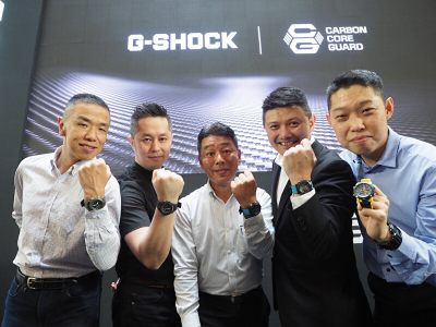 Orë dore Casio G-Shock Carbon Core Guard GA-2000-5AER (633)