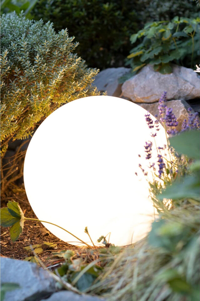 Llampë dekor kopshti LED Globe Light Shining, 8W, 800lm, IP44, 38.5cm, e bardhë