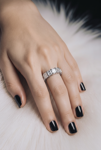 Unazë Premium me Gurë Zircon – Elegancë Moderne