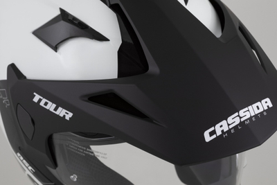 Kaska moto CASSIDA Tour 2.0 Dual 2026, Pinlock ready, vizor dielli, e bardhë e zezë