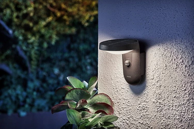 Aplike diellore murale Philips Tyla, LED 4000K, me sensor lëvizjeje, ngjyrë antracit