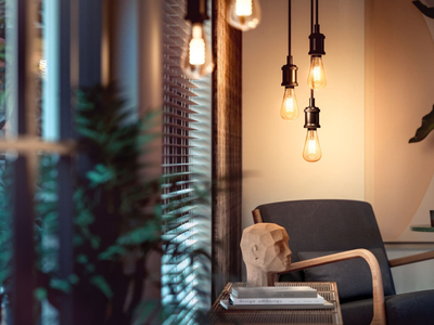 Llambë smart Philips Hue White ST72 E27, 7W, 550lm, e bardhë e ngrohtë