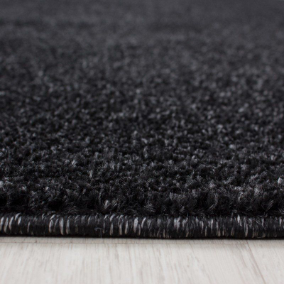 Tapet Ayyildiz Carpets ATA, me garzë të shkurtër, drejtkëndësh, i zi