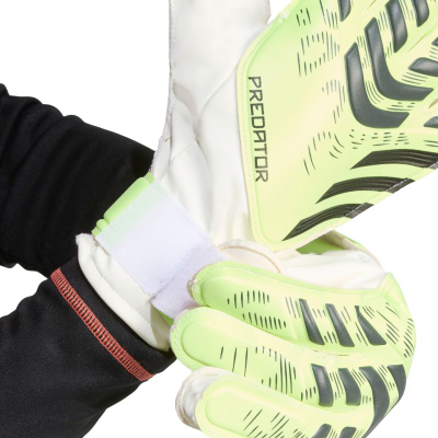 Вратарски ракавици adidas Predator Training M JN5356, Soft Grip латекс, затворање на зглоб, повеќебојни