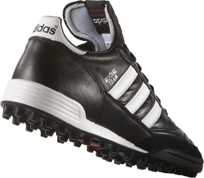 Atlete futbolli Adidas Mundial Team, nr. 45 1/3, të zeza