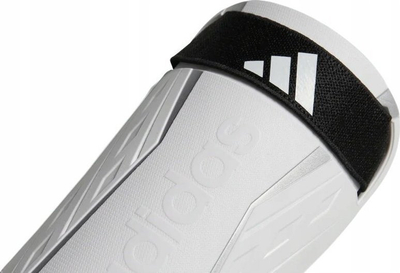 Mbrojtëse këmbe Adidas Tiro SG TRN HN5605, për futboll