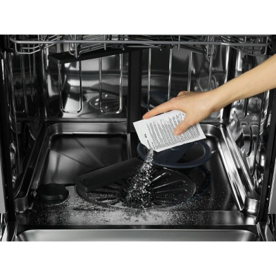 Детергент 3 во 1 Electrolux Clean &amp; Care M2GCP120, за машини за перење и машини за миење садови, 12 кесички
