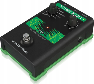 Pedal vokali TC Helicon VoiceTone D1, efekt doubling edhe detune, dalje XLR, i zi