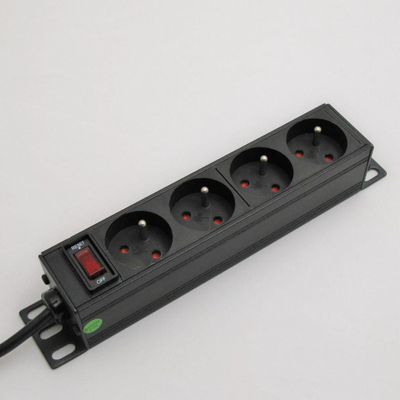 Shirit energjie për rack Netrack PDU 10" 1U, 4 priza, me çelës ndezje/fikje