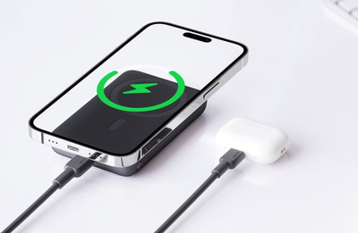 Power bank magnetik AUKEY MagFusion, 6700mAh, 20W, me wireless, i zi