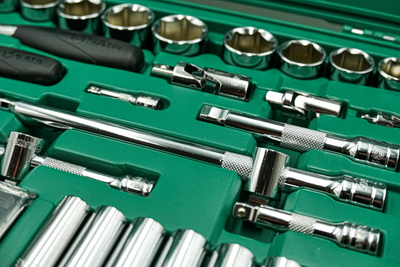 Set veglash SATA, 124 copa, çelësa basen 1/4" 3/8" 1/2", në kuti plastike jeshile