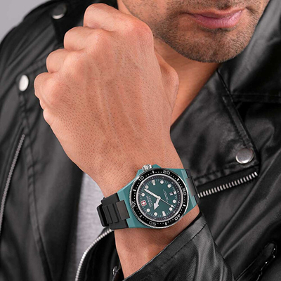 Orë dore për meshkuj Swiss Military Hanowa Ocean Pioneer #tide SMWGN0001186, e zezë