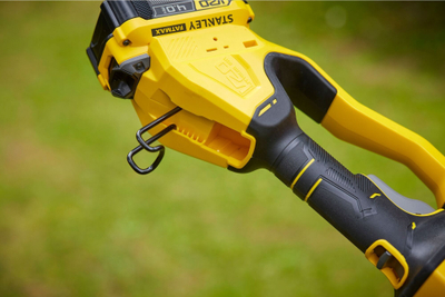 Sharrë me zinxhir me bisht teleskopik Stanley SFMCPS620B-XJ, 18V, shinë 20 cm, e verdhë