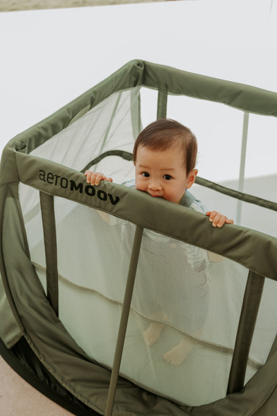 Krevat udhëtimi bebe AeroMoov, shumë i lehtë, me 2 nivele, jeshil Green Moss