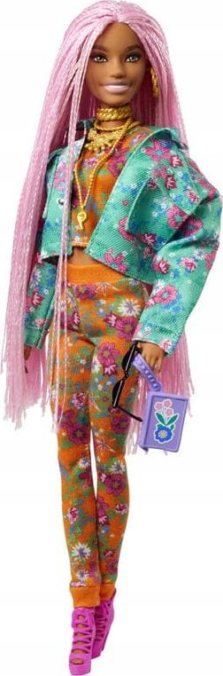 Kukull Barbie Extra, me xhaketë me lule, set joggers, me mi DJ