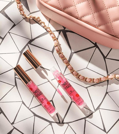 Vaj për buzë Essence Emily in Paris plumping lip oil, No. 01, 04 ml