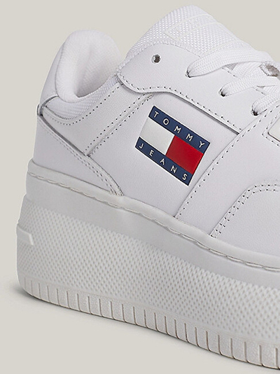 Atlete për femra Tommy Hilfiger, të bardha