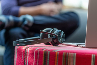 Kufje Poly Voyager Focus 2 UC, Bluetooth Stereo, USB-A, të zeza